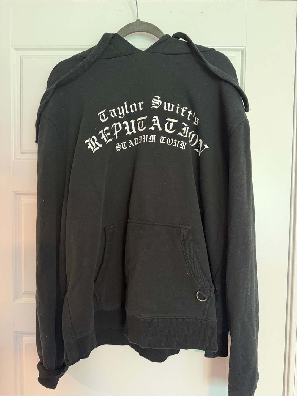 Taylor Swift Black 'Reputation' Stadium Tour Pullover Hoodie